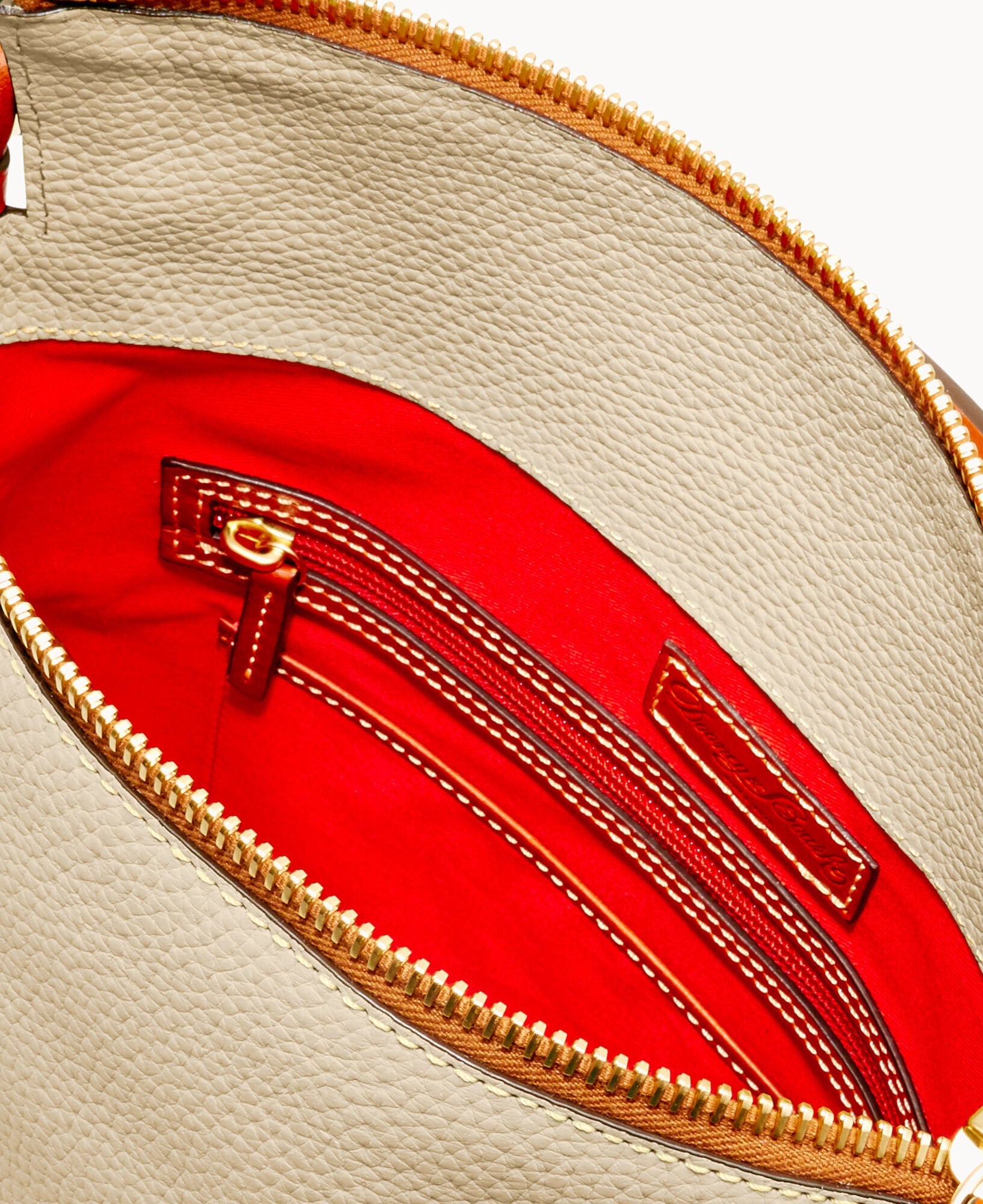 Pebble Grain Small Sloan