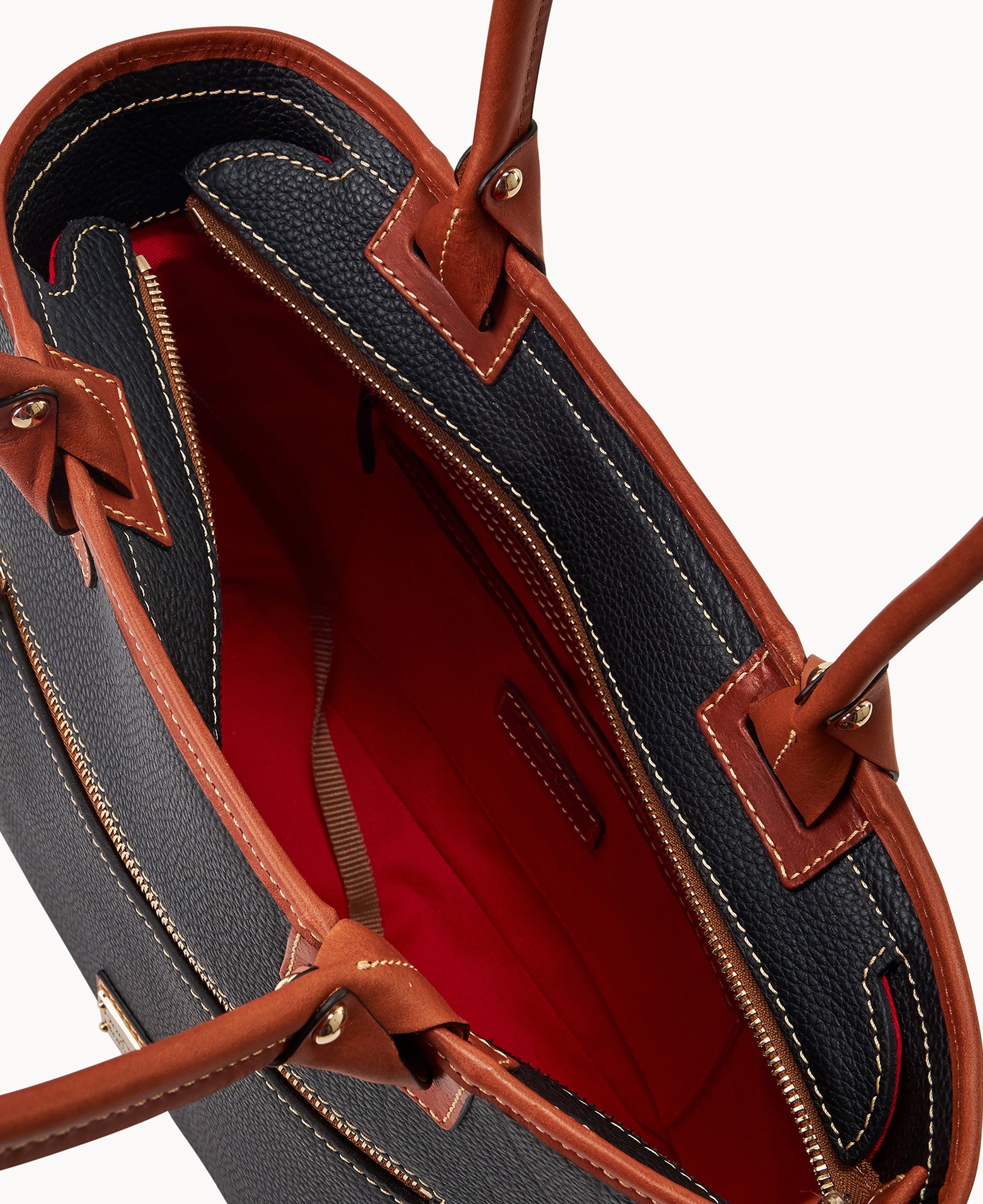 Pebble Grain Zip Tote