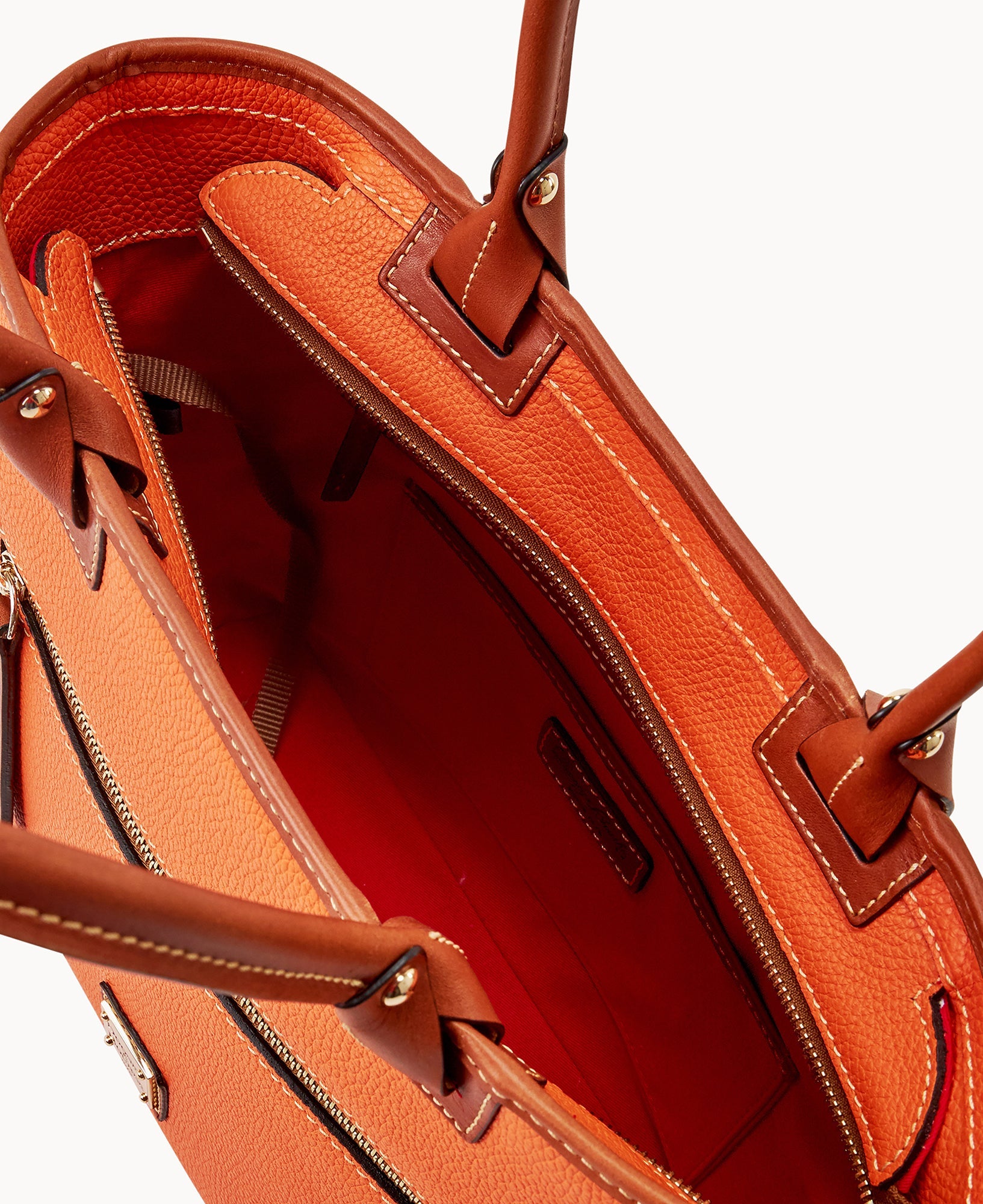 Pebble Grain Zip Tote