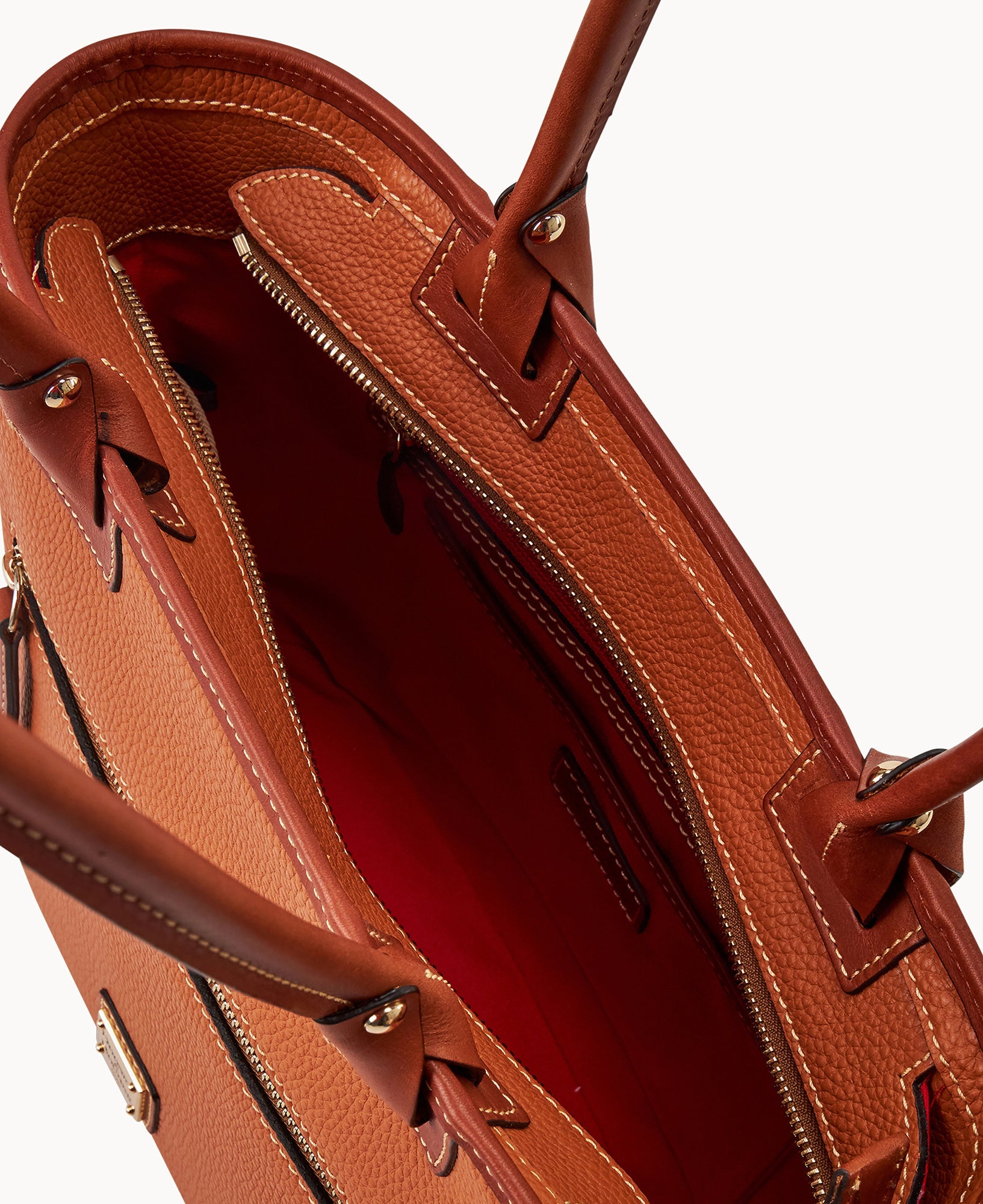 Pebble Grain Zip Tote