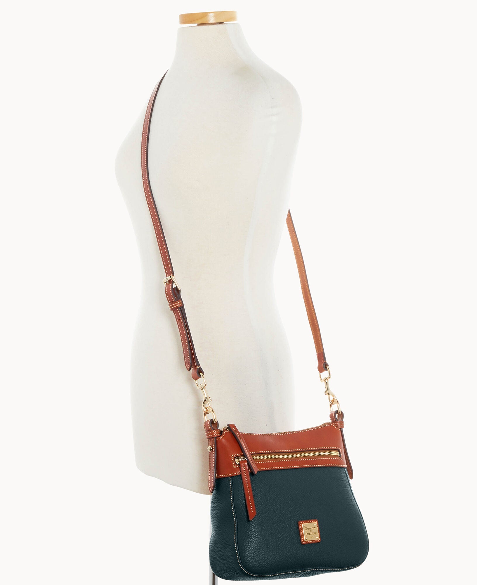 Pebble Grain Crossbody 25