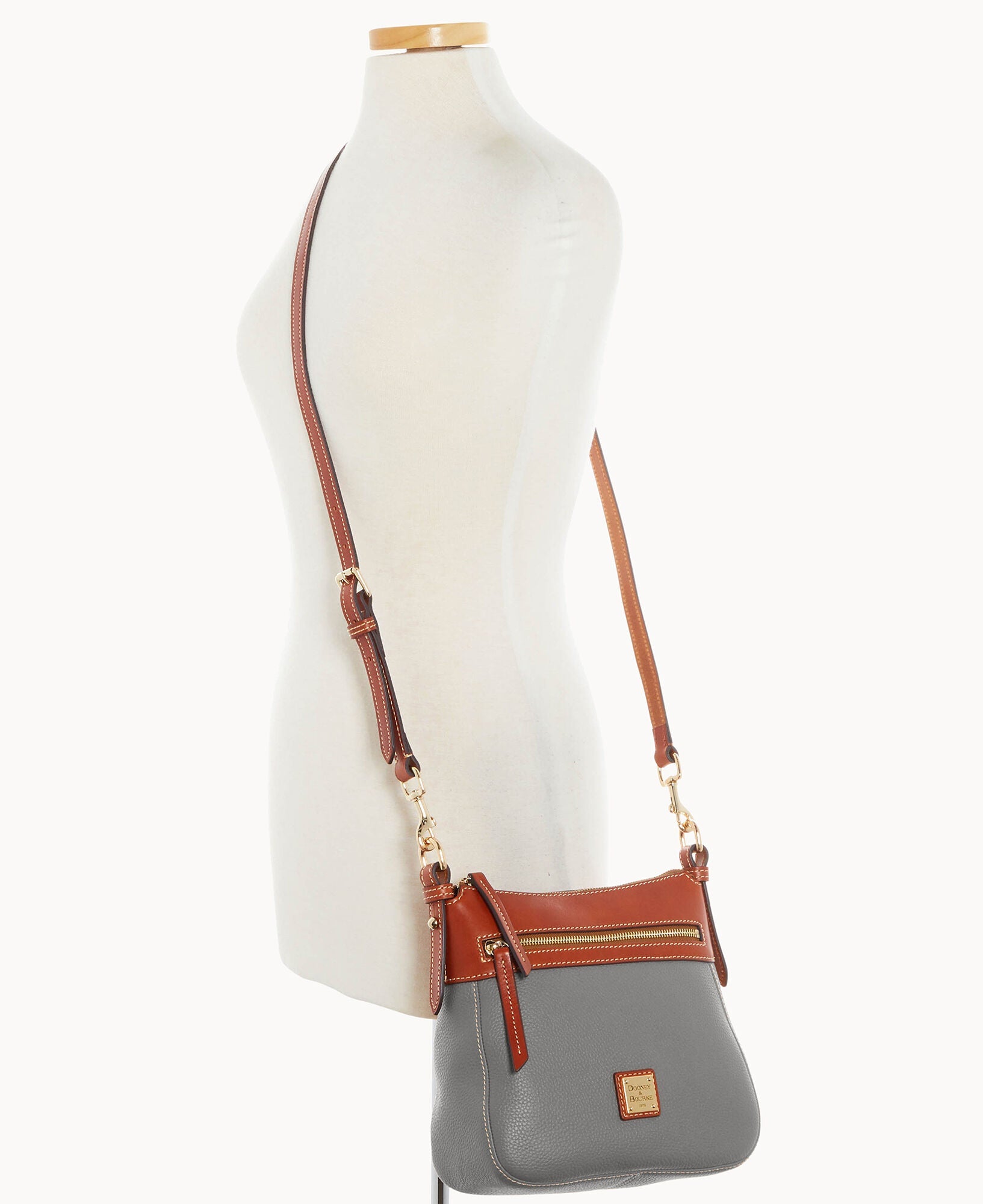 Pebble Grain Crossbody 25