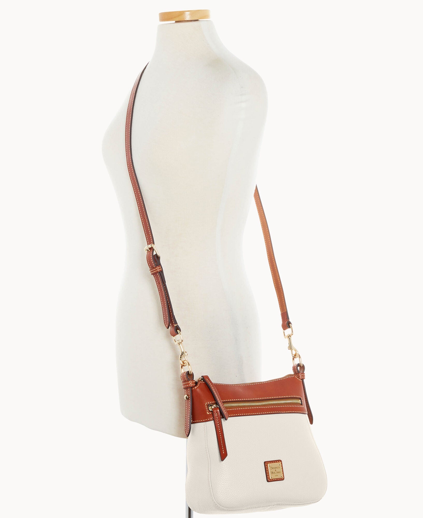 Pebble Grain Crossbody 25