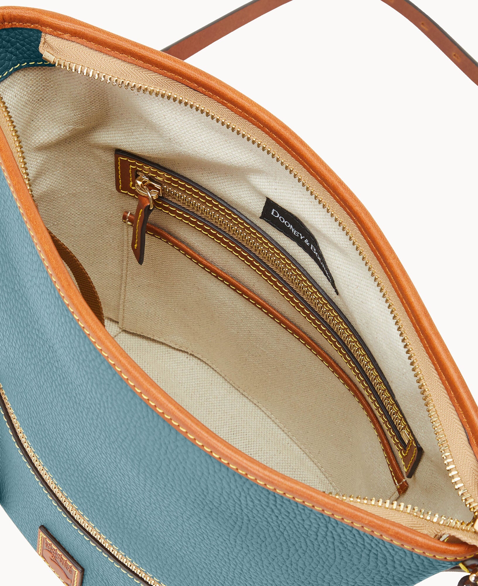 Pebble Grain Zip Sac