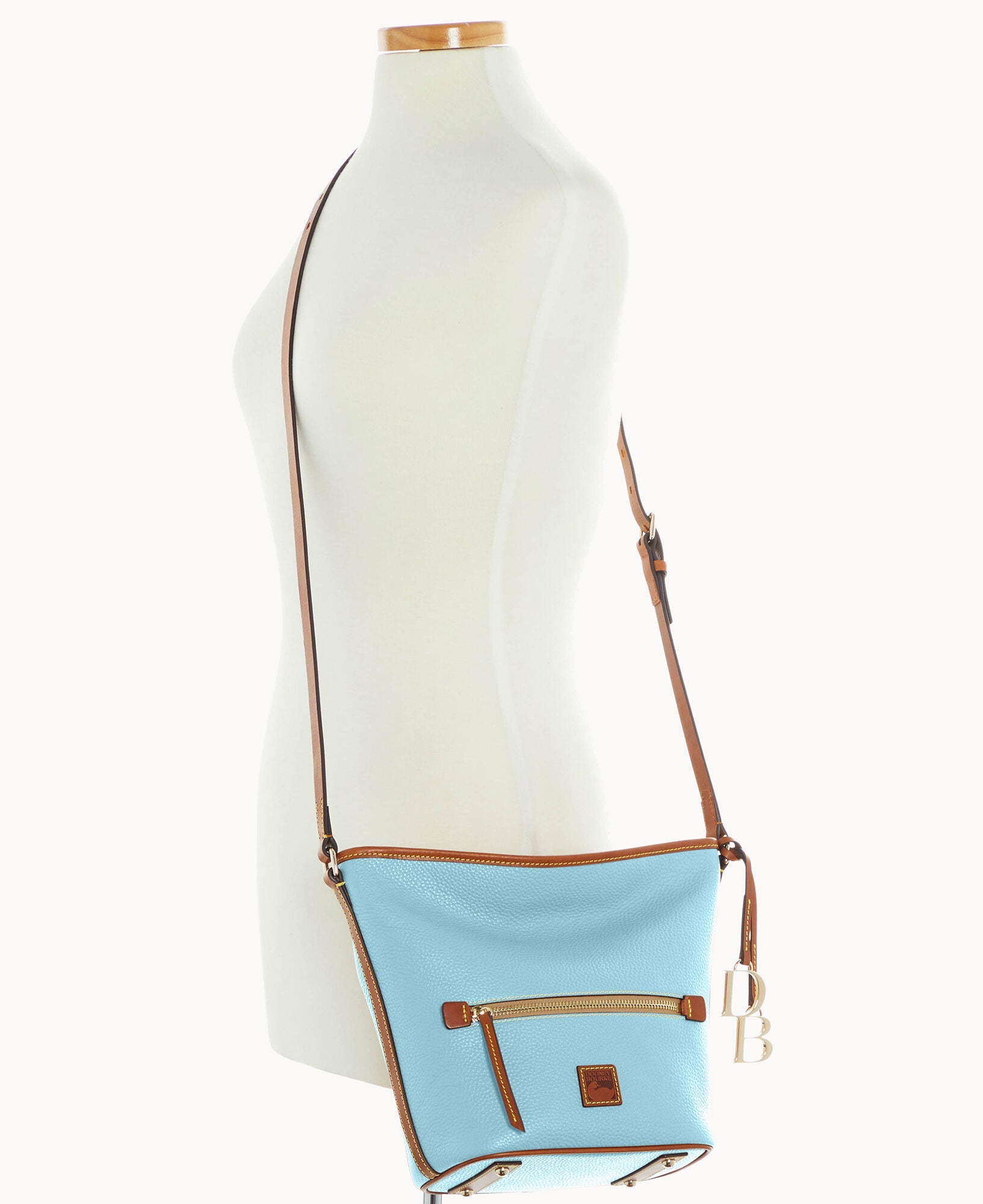 Pebble Grain Zip Sac