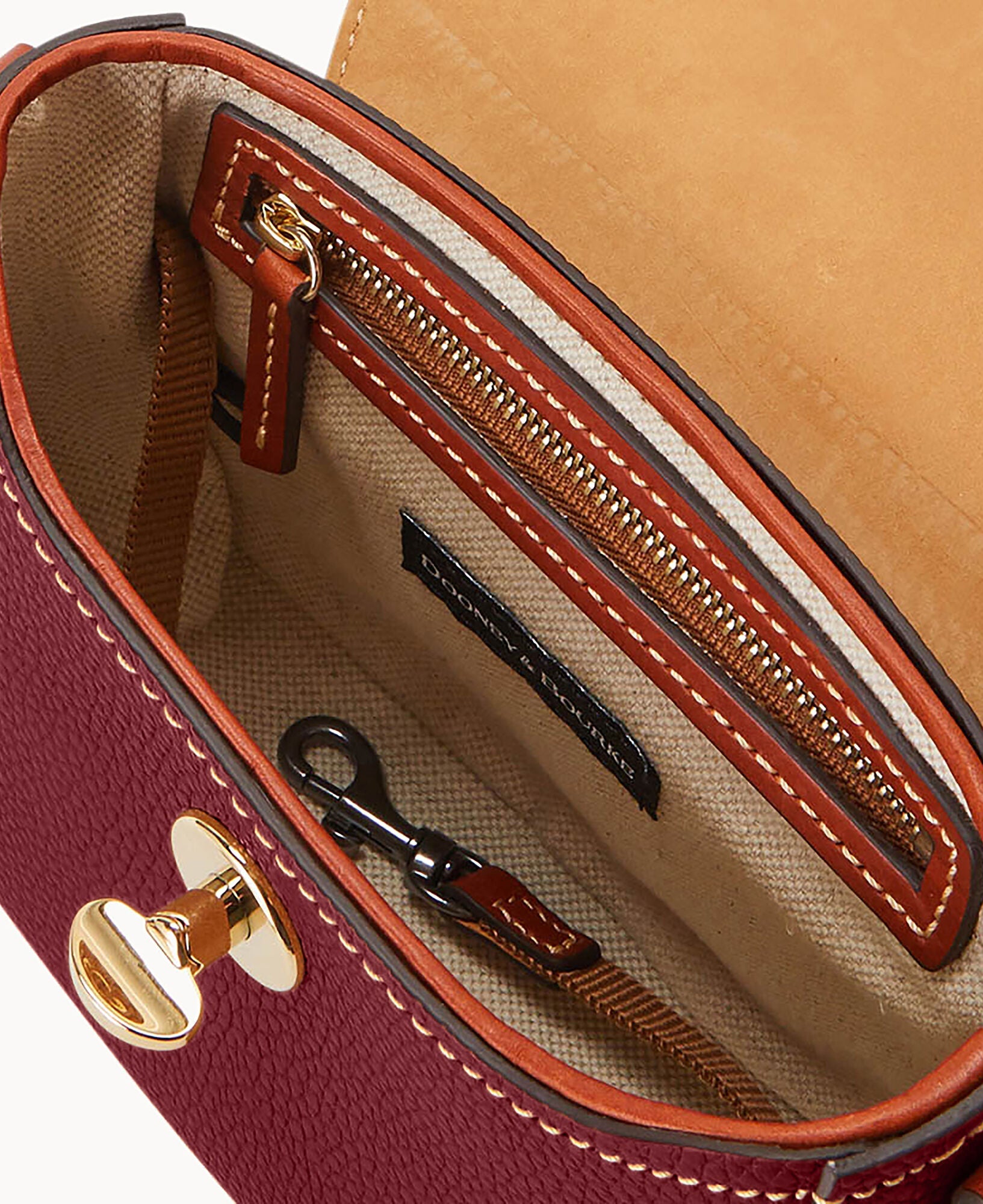 Pebble Turnlock Flap Saddle