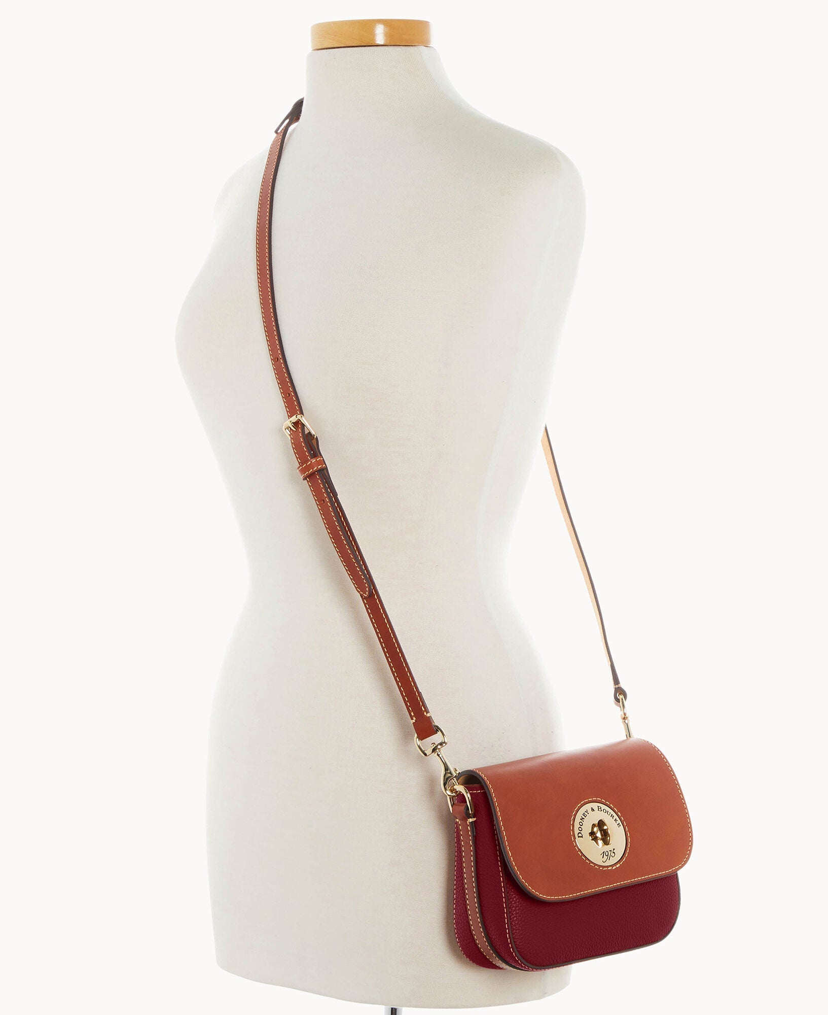 Pebble Turnlock Flap Saddle