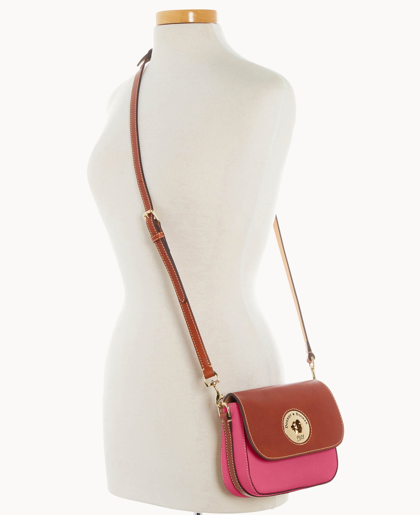 Pebble Turnlock Flap Saddle