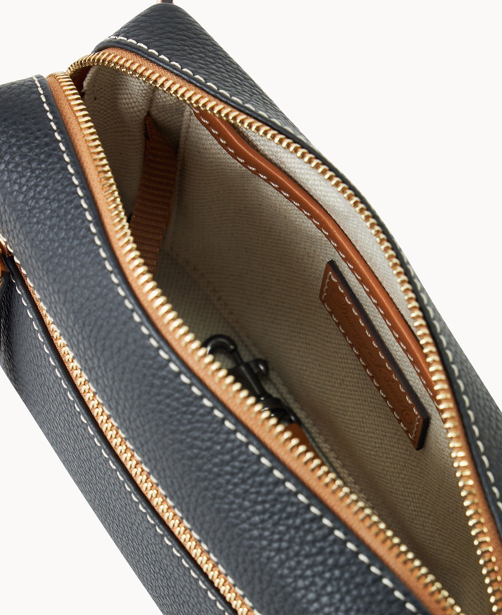 Pebble Grain Camera Crossbody 20