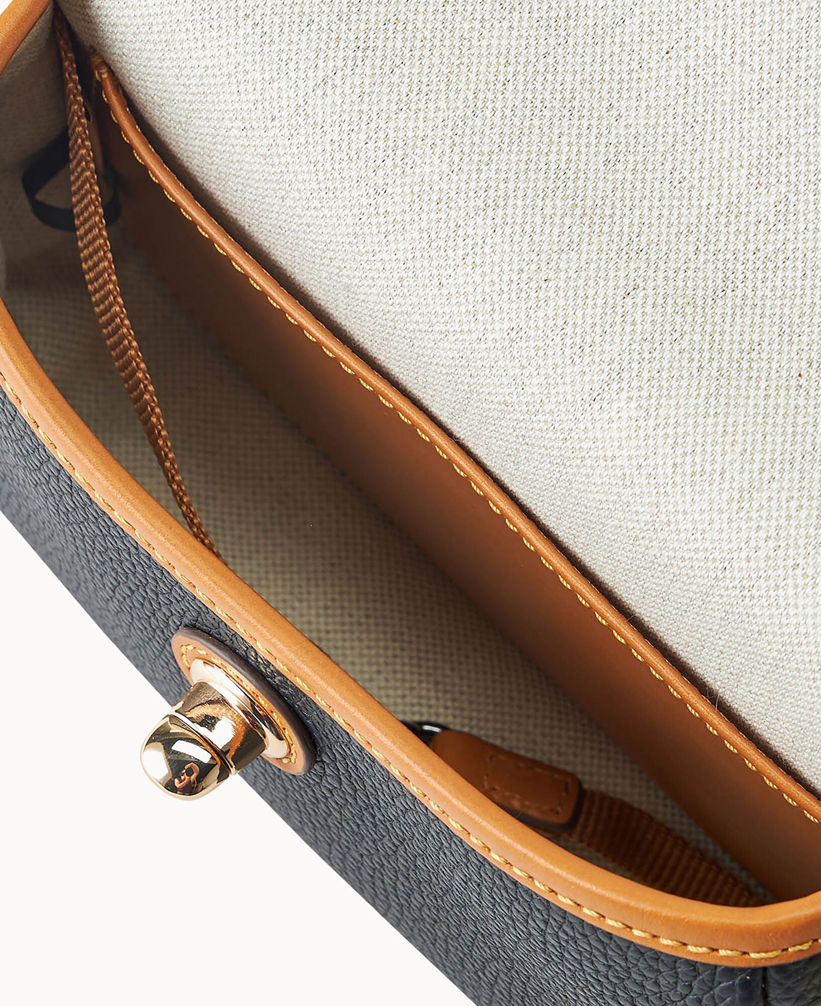 Pebble Grain Turnlock Crossbody 22