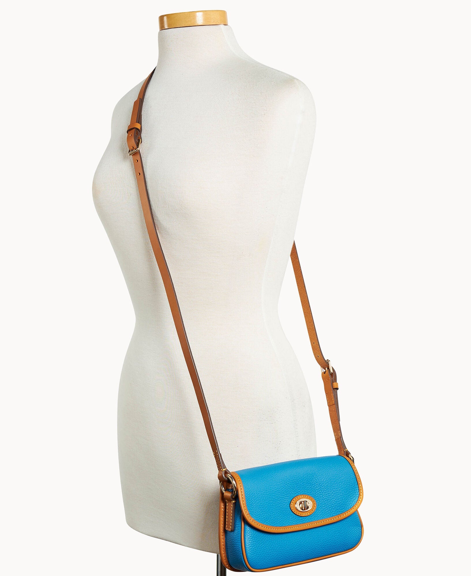 Pebble Grain Turnlock Crossbody 22