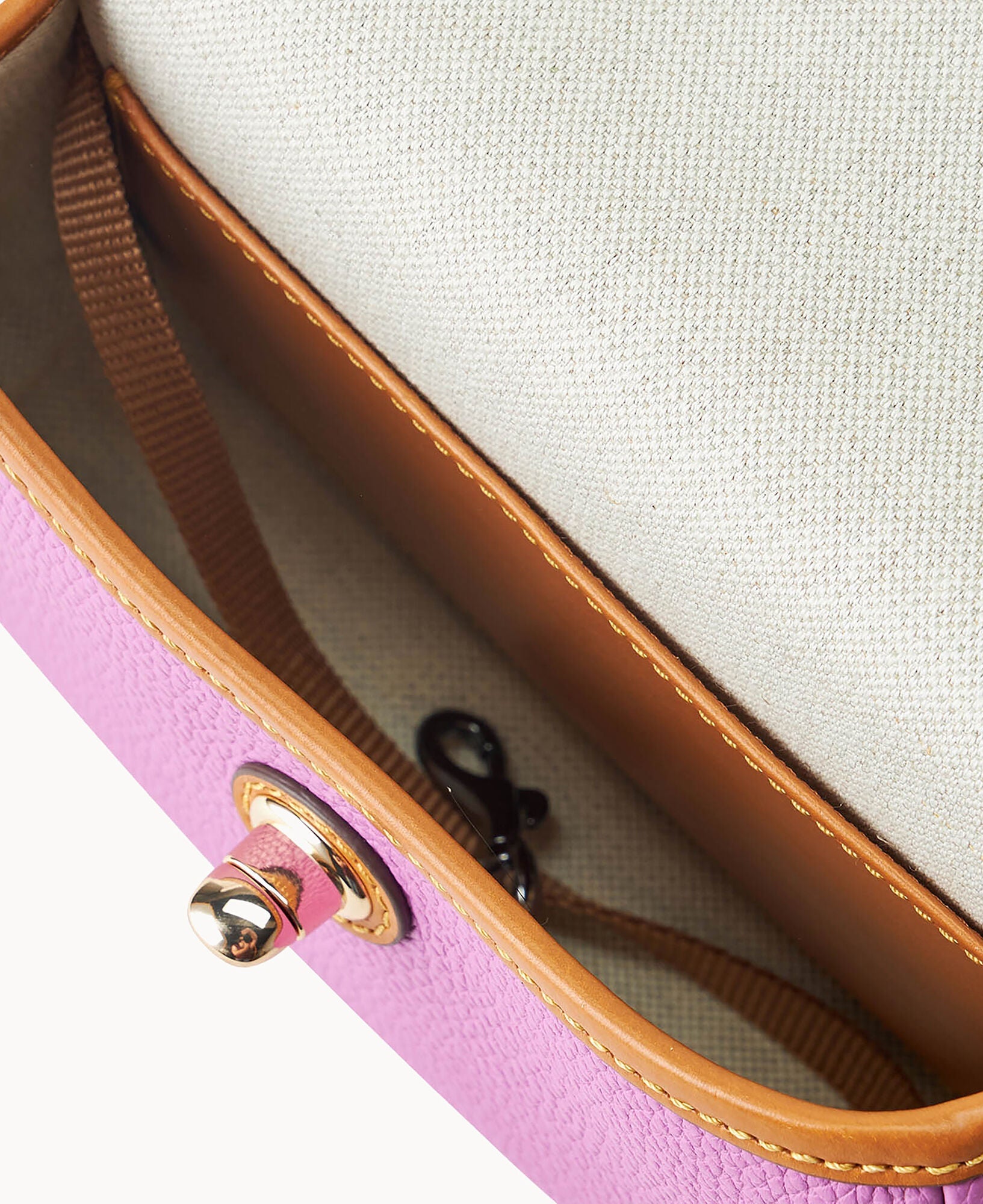 Pebble Grain Turnlock Crossbody 22