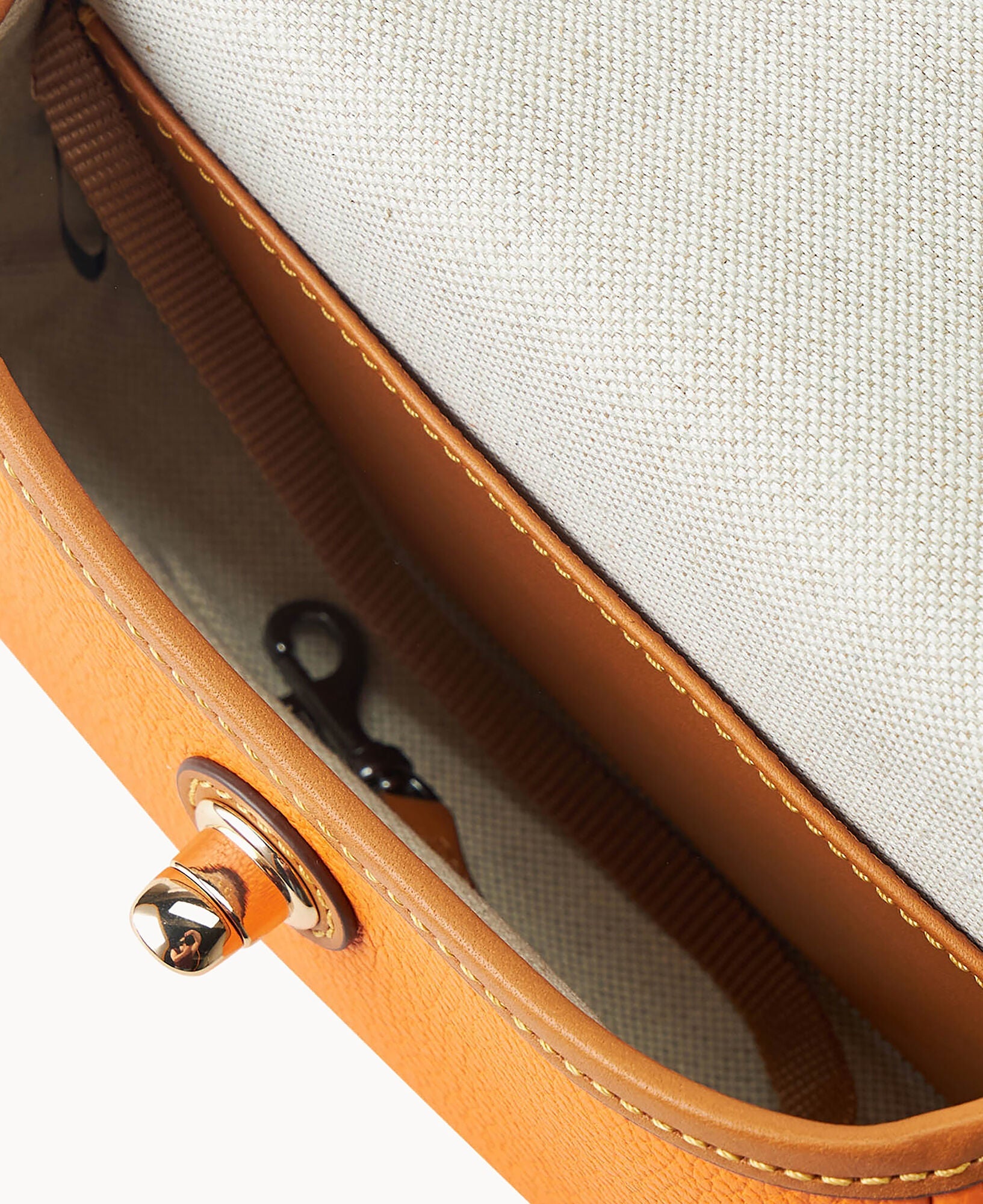 Pebble Grain Turnlock Crossbody 22