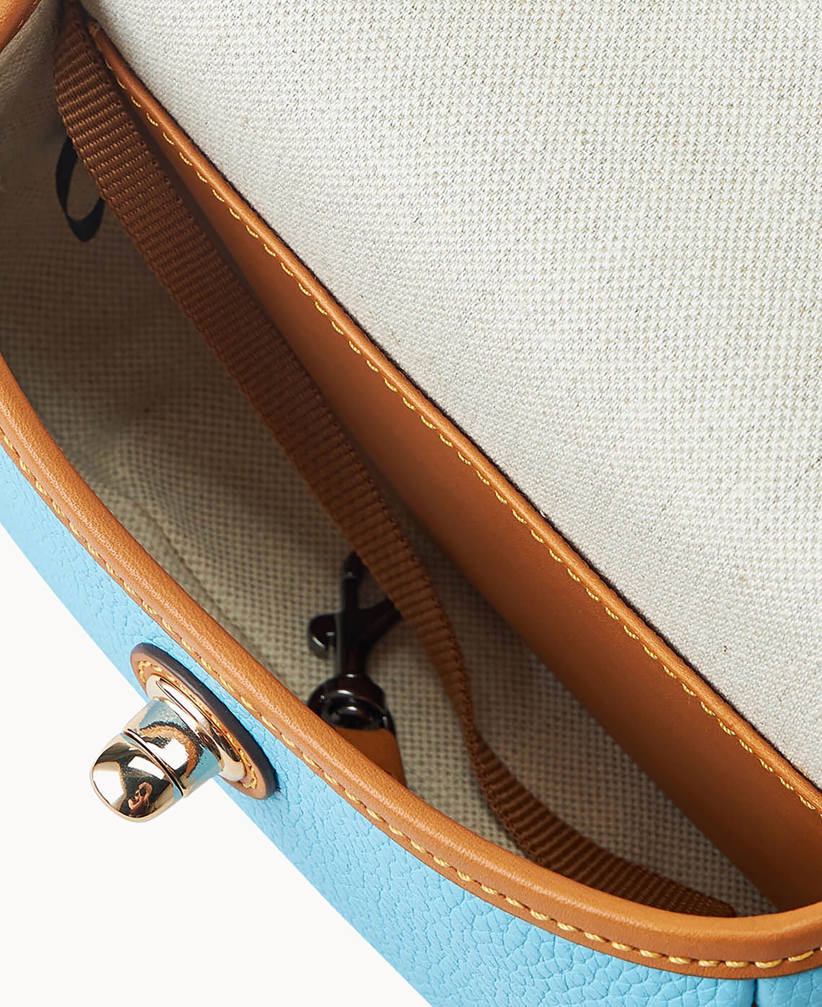 Pebble Grain Turnlock Crossbody 22