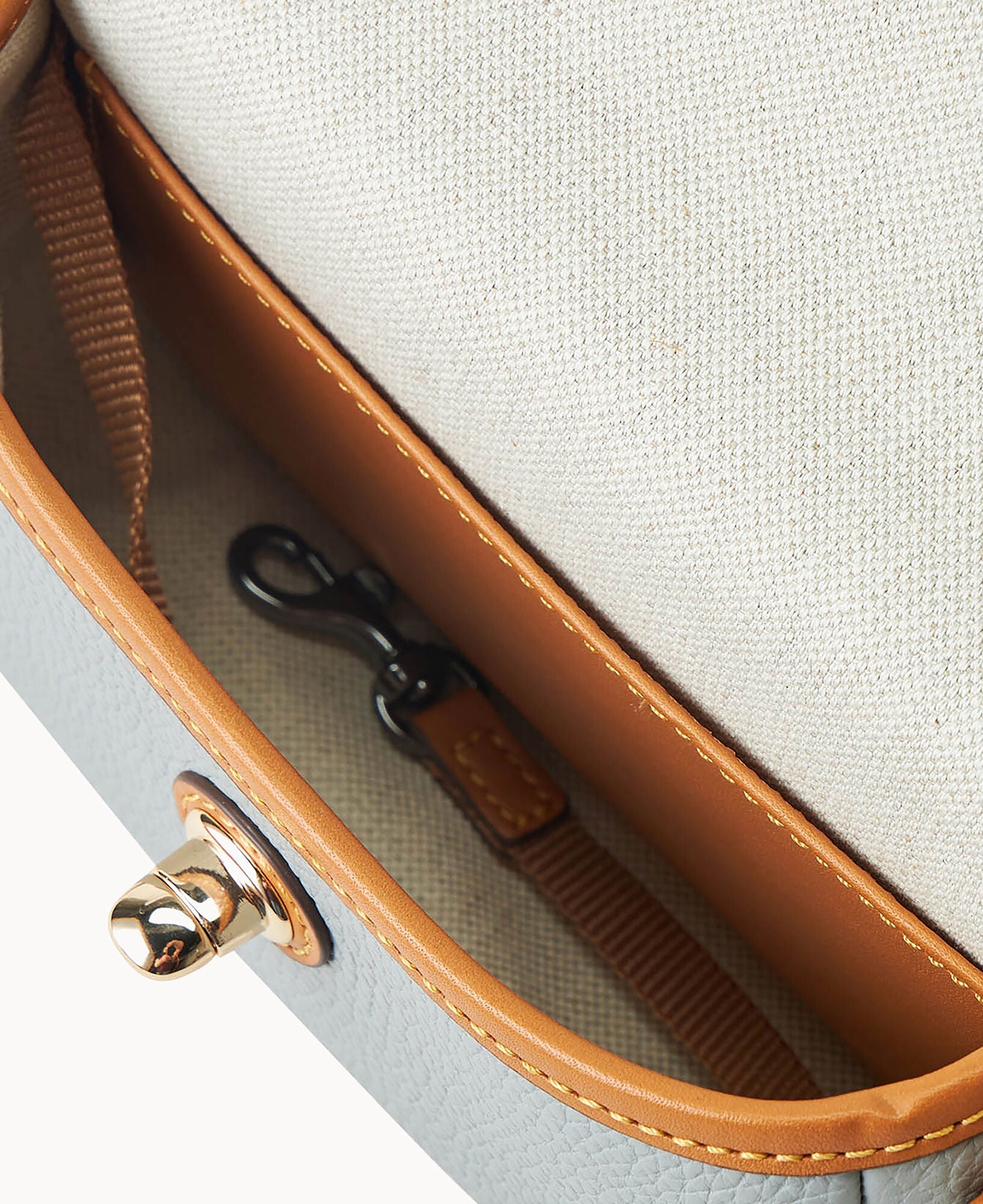 Pebble Grain Turnlock Crossbody 22