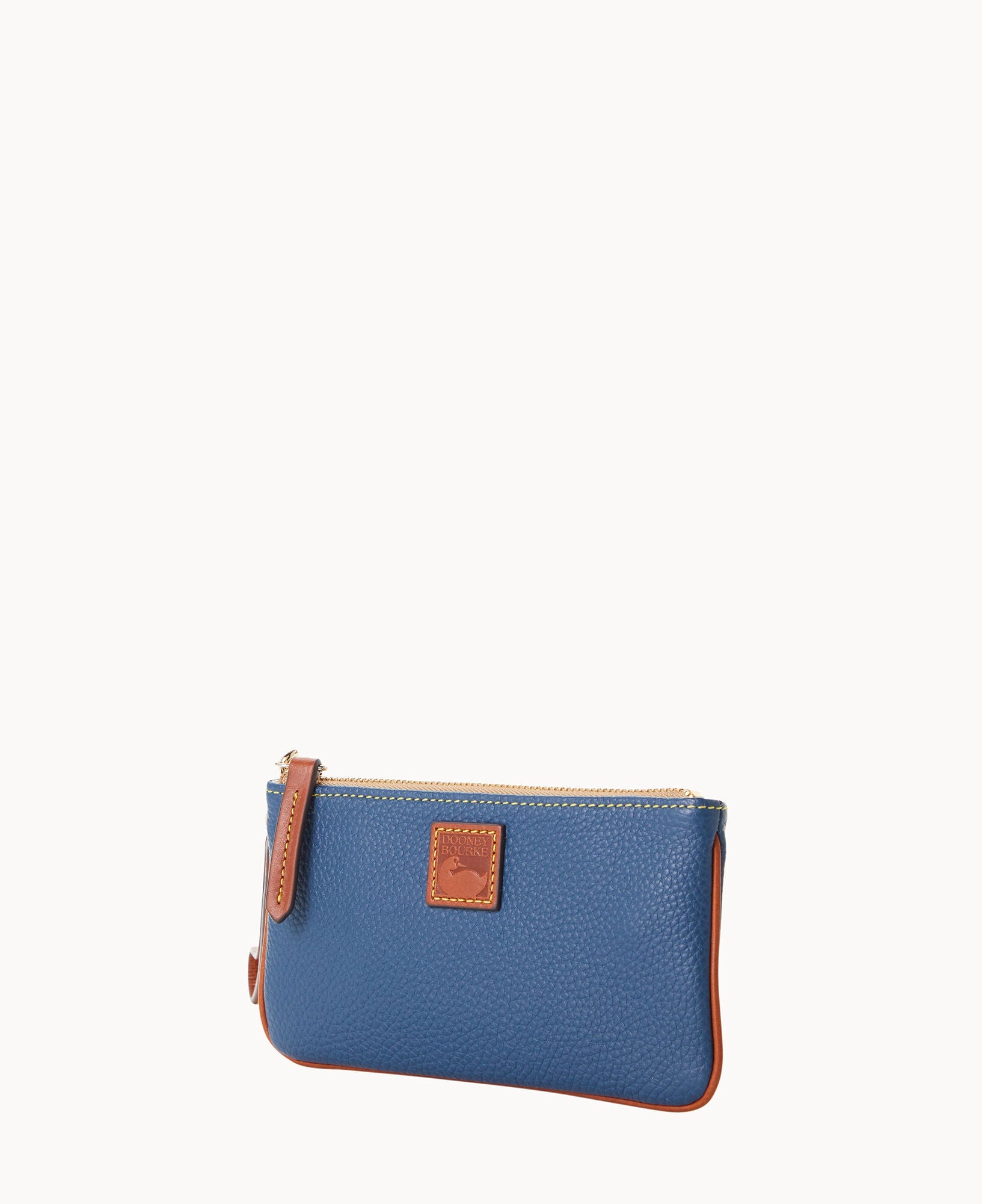 Pebble Grain Medium Wristlet