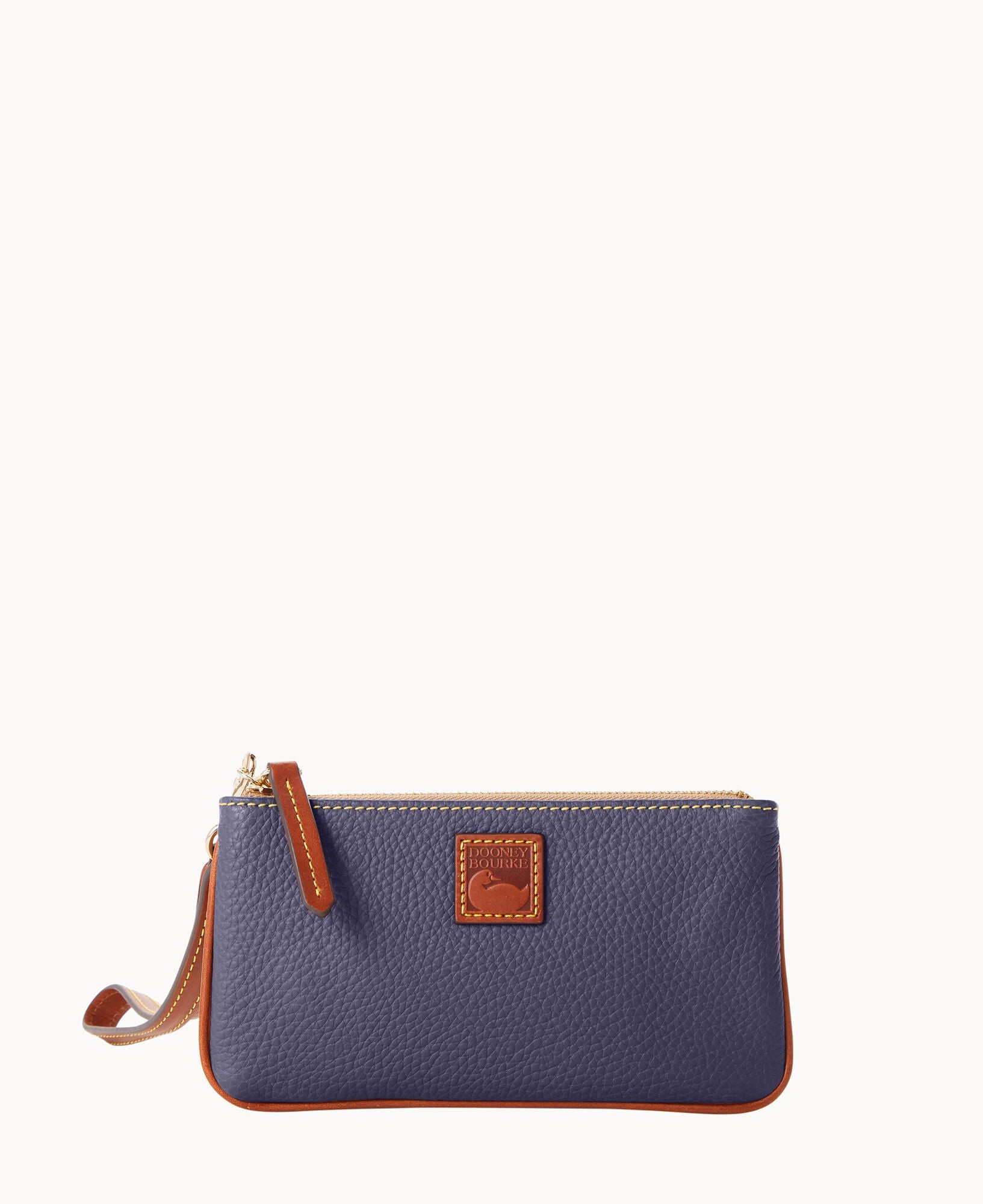 Pebble Grain Medium Wristlet
