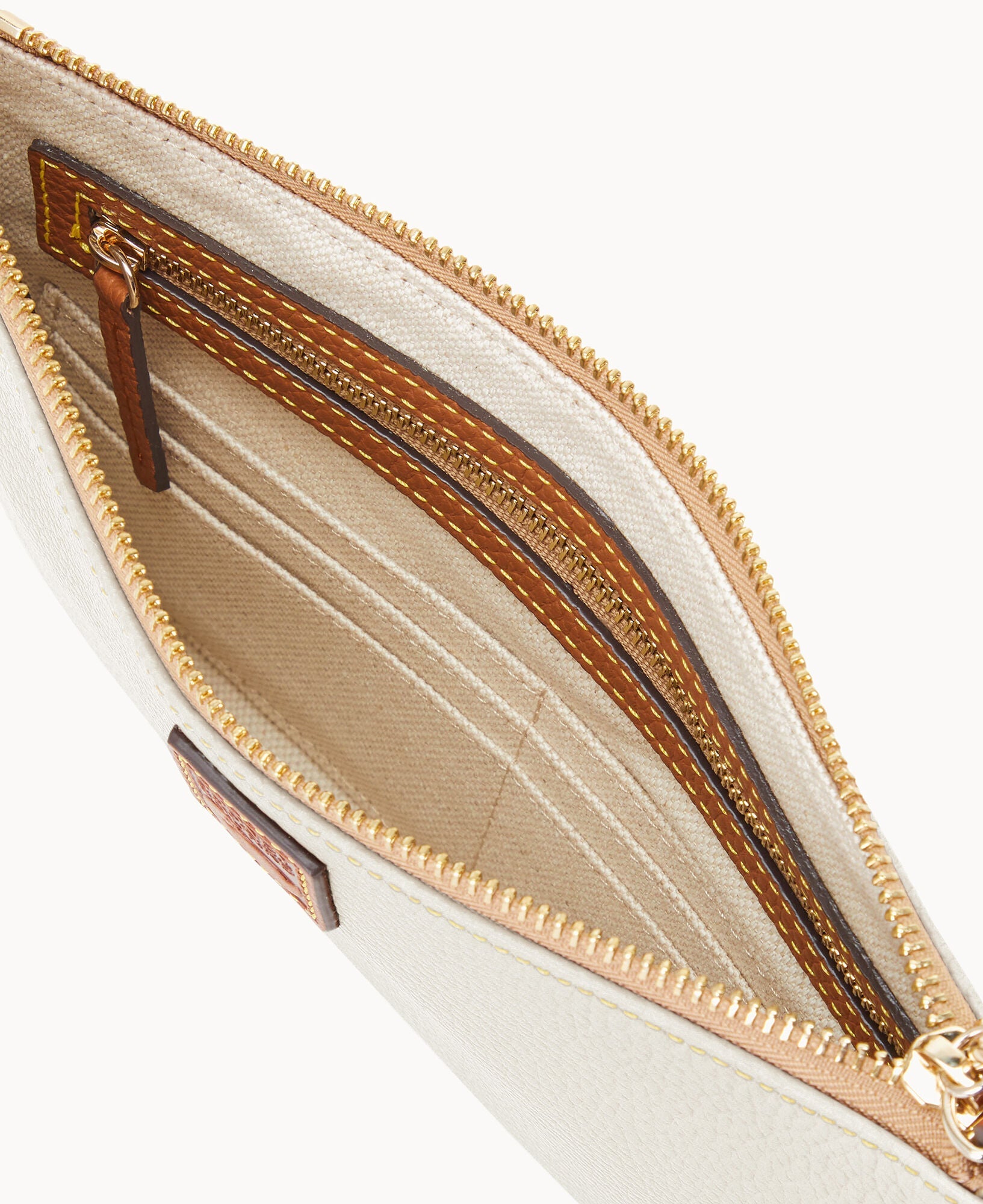 Pebble Grain Large Wristlet